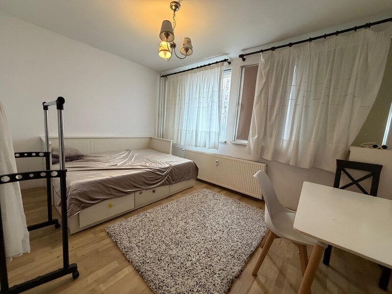 Baba Novac, vav Parc IOR, Campia Libertatii, stradal, bloc reabilitat,